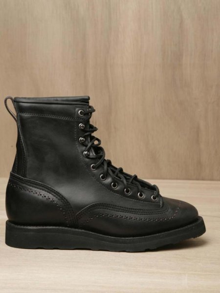 Yuketen-LN-CC-Leather-Smith-Boot-1.jpg