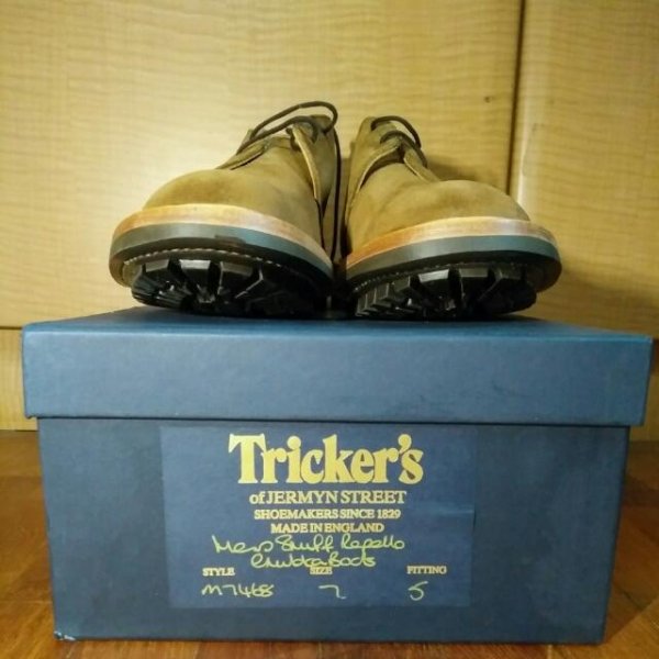 trickers_suede_chukka_uk7_1464419857_9050f69c.jpg