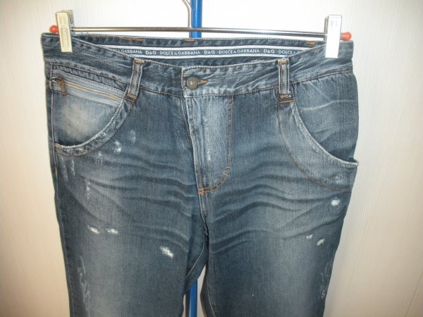 d&g-jeans-distressed-02.JPG