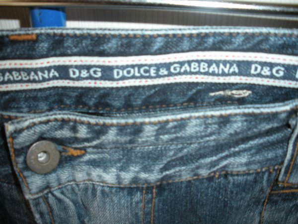 d&g-jeans-distressed-04.JPG