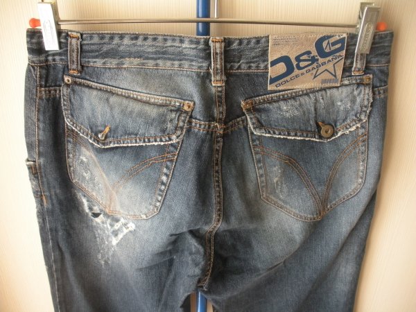 d&g-jeans-distressed-05.JPG