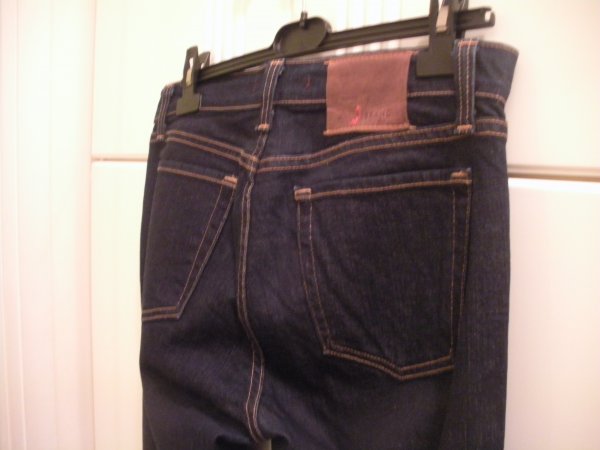 jbrand-jeans-indigo-05.JPG