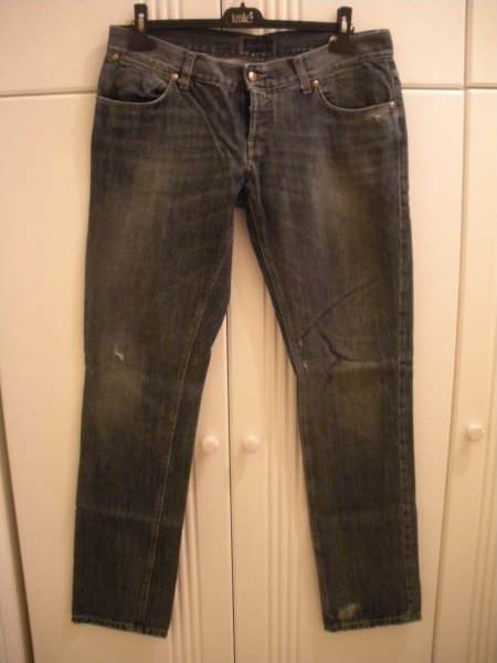 richmond-jeans-distressed-01.JPG