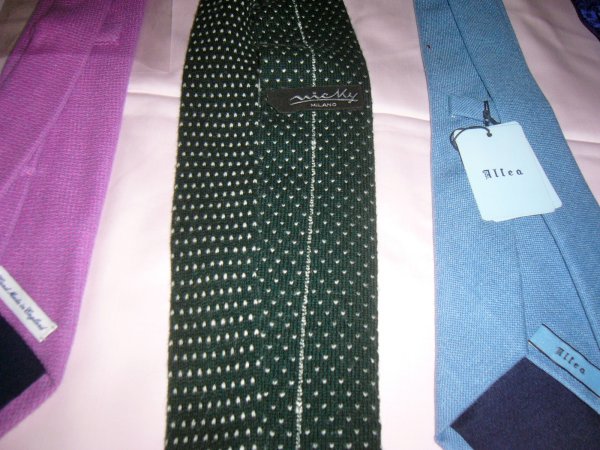 Nicki milano back tie.jpg