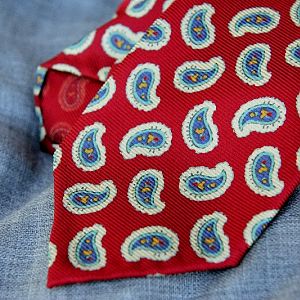 Very dandy ties, in bespoke vintage silks