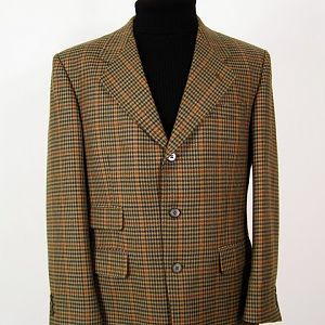 3 pocket tweed jacket.