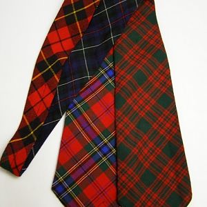 Reversible wool tie .. 4 in 1.