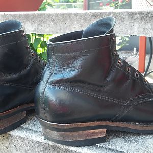 White's semi-dress in horsehide