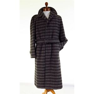 Long raglan tweed overcoat.