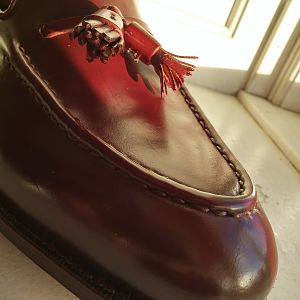 Meermin Cherry Shell Cordovan tassel loafers