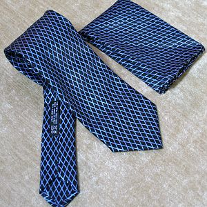 Brioni Tie Set

Price: 119 USD