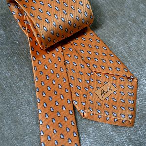 2x Brioni Tie

Price: 109 USD