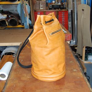 What we call a Duffle Bag in the UK, I make a few different sizes of these, using sedgewicks bridle panel hide, a softer but durable 1.8mm bridle leather, with a beautiful richness of tone, this one in London colour. these are lined with a cotton duck.