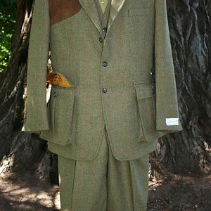 I own an early 1920's green tweed shooting suit - with original tailor documents. 
I am looking to sell, any advice on a guideline price, as have had several quotations from tailors and specialist suit shops. 

Many thanks in advance.