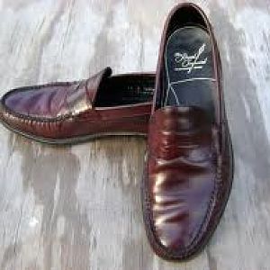 My Florsheim Imperial shell laofers in 13D. Boughtt for $ 24 on ebay. Discussed with fmr shell maven Henry Boogers. I wish I still had them. sold for $155.