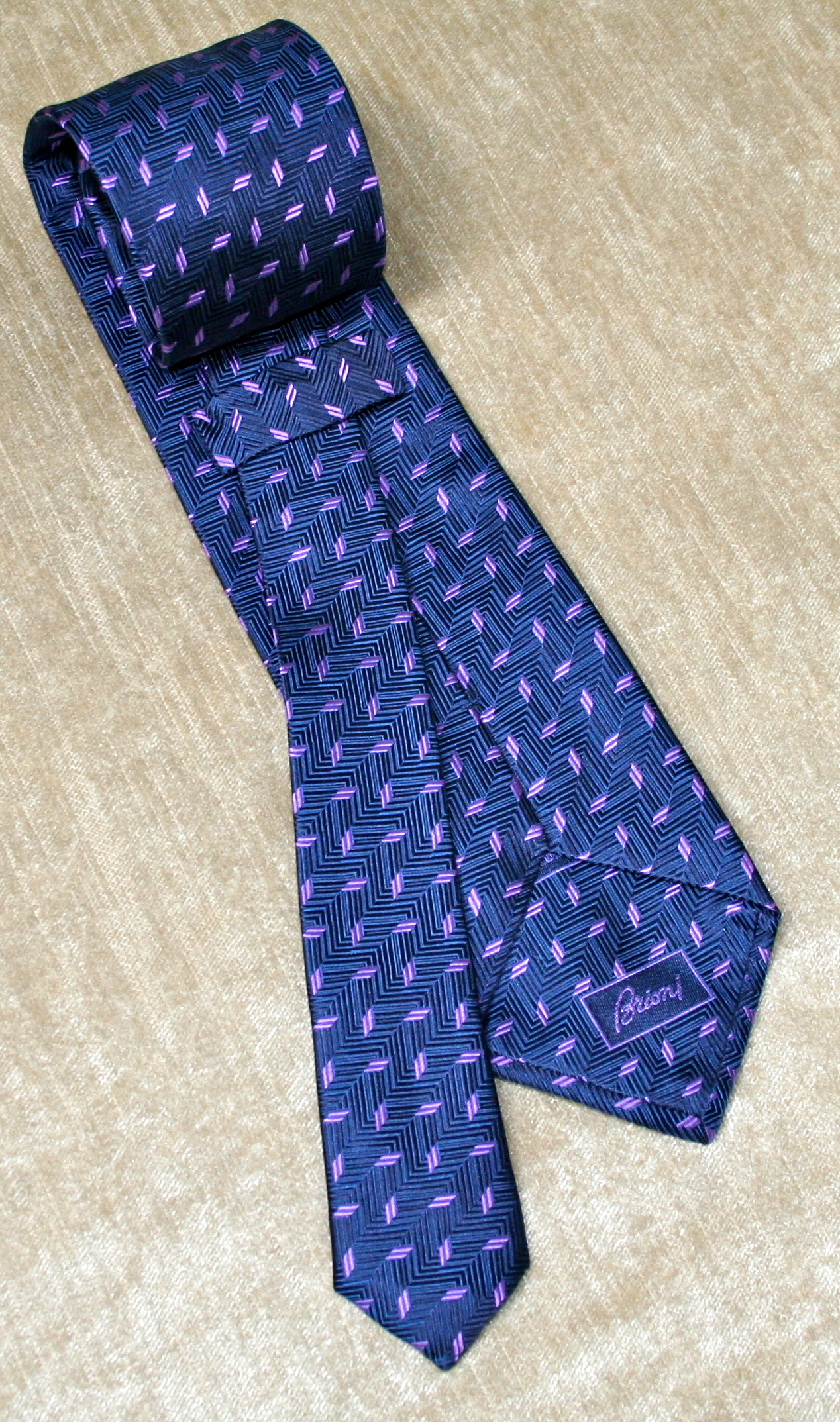 Brioni Tie

Price: 109 USD