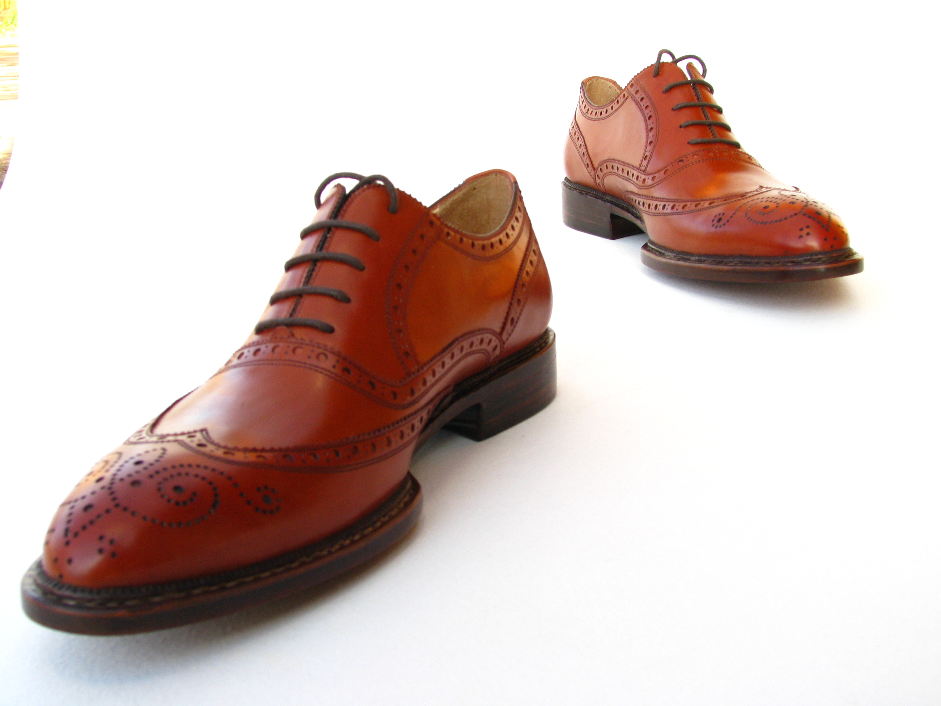 Erik Martin Lawart     
 Prague Bespoke shoemaker 
                Lawart.cz