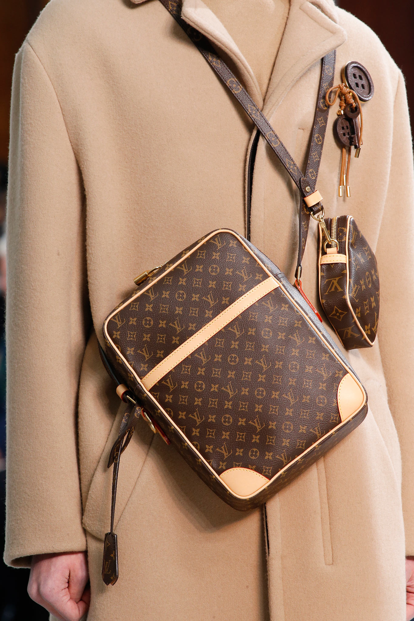 Louis Vuitton, Bags, Authentic Louis Vuitton Kangaroo Soana Runaway Bag