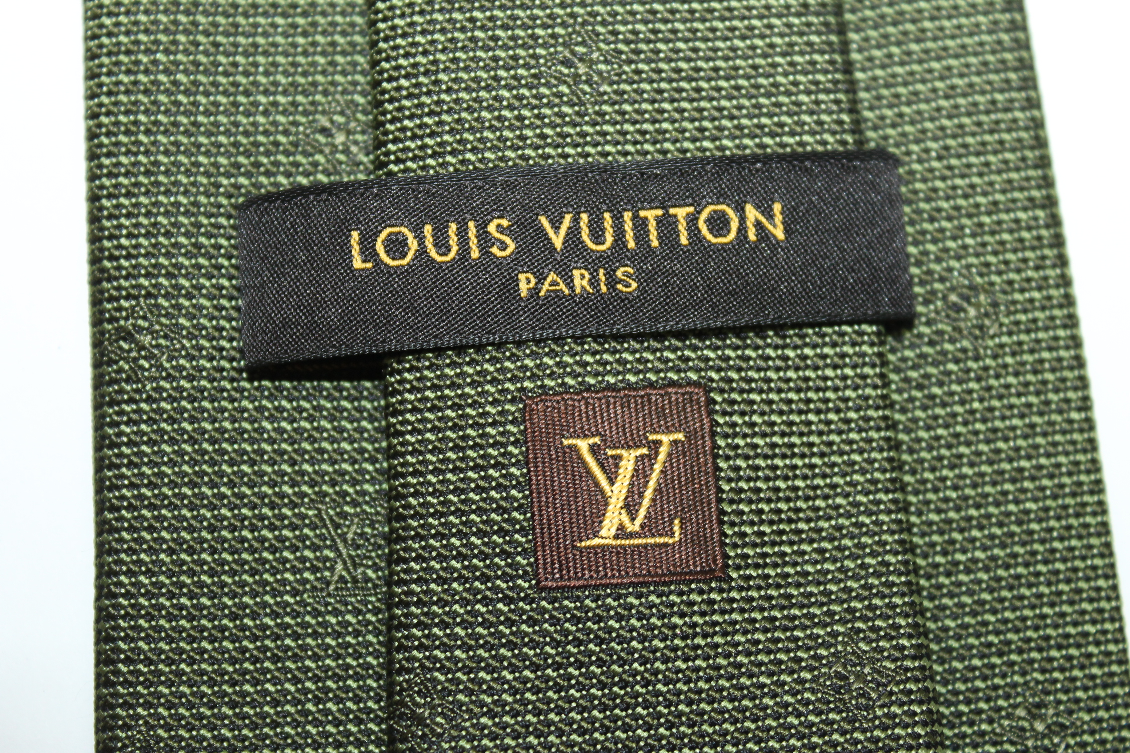 Know about Louis Vuitton ties, fake or original