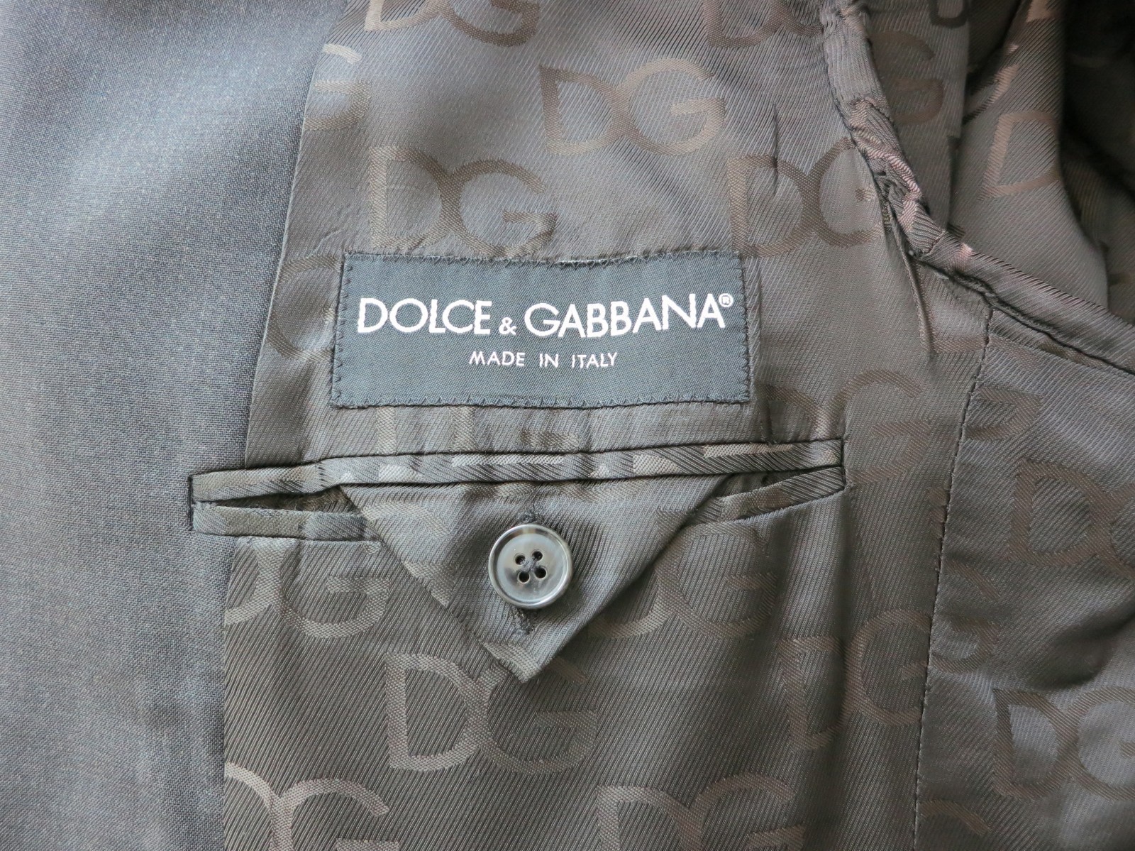 Are most Dolce & Gabbana suits INCREDIBLY small in sizes? | Styleforum