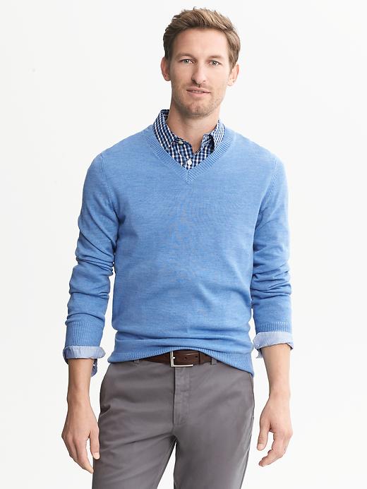 Sweater thread. Is the key to a V-neck sweater just a shirt collar that ...