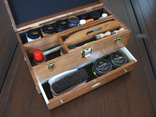 shoe polish storage