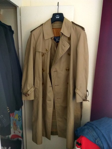 vintage burberry trench coat fake