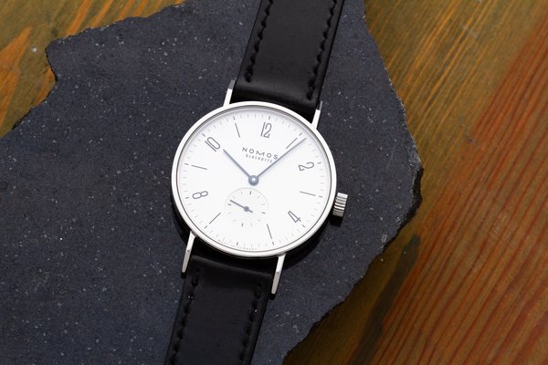 NOMOS-Tangente-101-Minimatikal-1.jpg