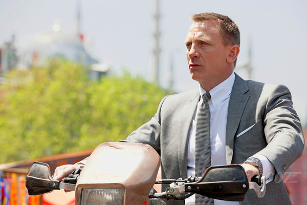 20120606_Daniel-Craig-in-SKYFALL-wearing-OMEGA-Seamaster-2.jpg