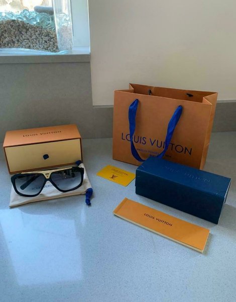 how to tell if louis vuitton sunglasses is real