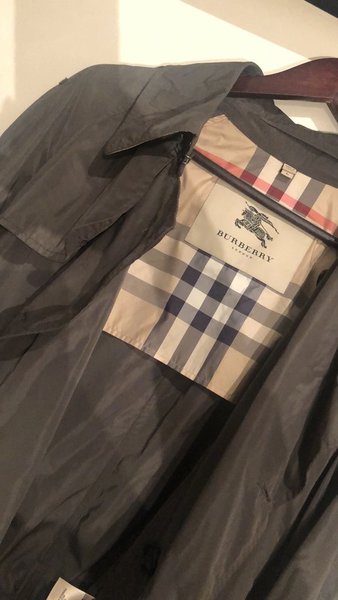 Burberry trench 3.jpeg