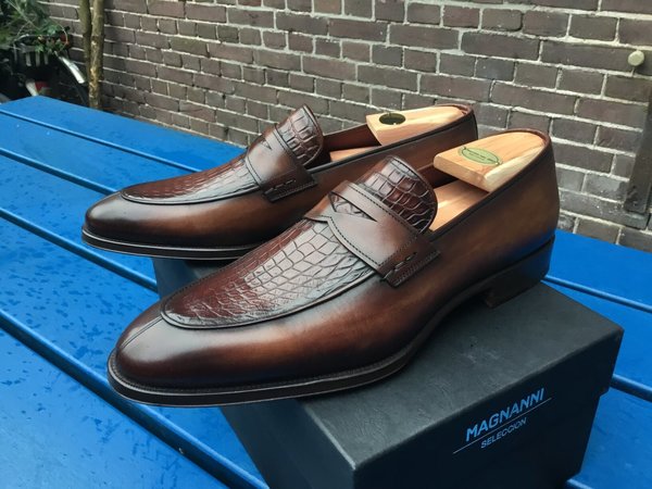 Magnanni Part Alligator Loafer 4.jpg