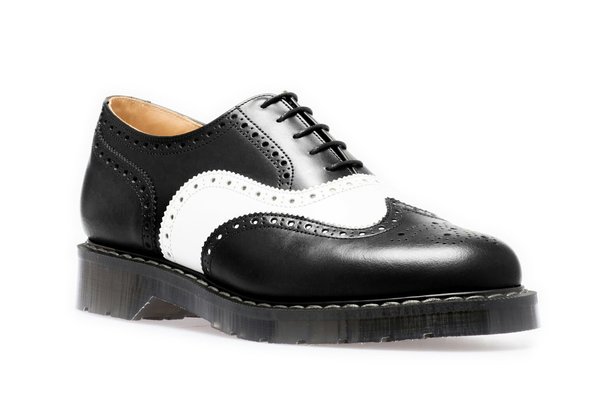 S5-811-BK_W-G_Solovair-5-Eye-English-Brogue-Shoe-Black-White-Hi-Shine_01_EDITED_1800x-1.jpg