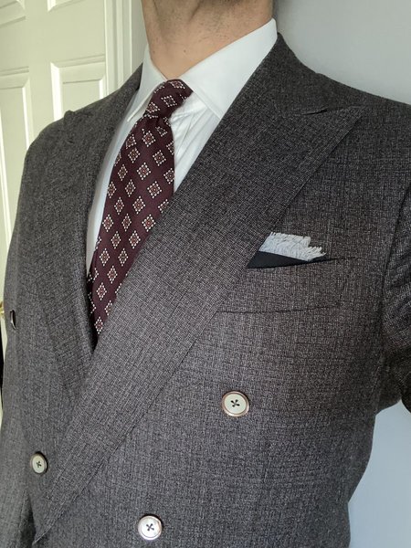 Eidos Brown Jacket_Square_Tie Close-Up.jpg