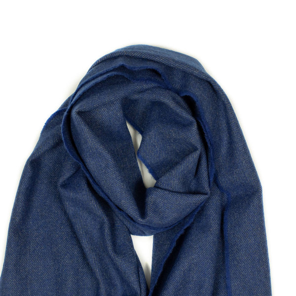 Lovat_Mills_Fall_Winter_2022_FW22_herringbone_cashmere_scarf_calm_blue (5).jpg