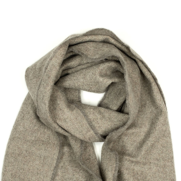 Lovat_Mills_Fall_Winter_2022_FW22_herringbone_cashmere_scarf_elegance_taupe_beige (5).jpg