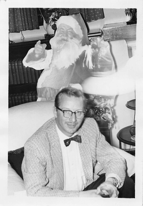 MAN DRINKS A SCOTCH & SODA w SANTA CLAUS BOW TIE VTG 1950s Gay Int PHOTO.jpg