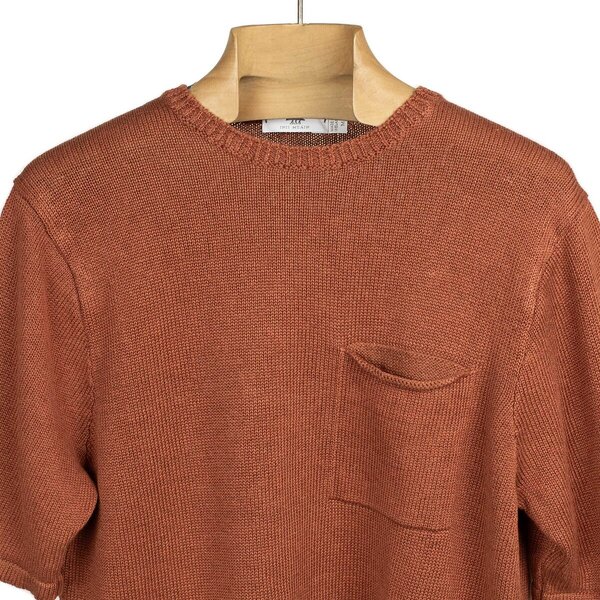 Inis_Meain_Ireland_Spring_Summer_2024_SS24_Exclusive_knit_pocket_tee_in_Rust_linen (7).jpg