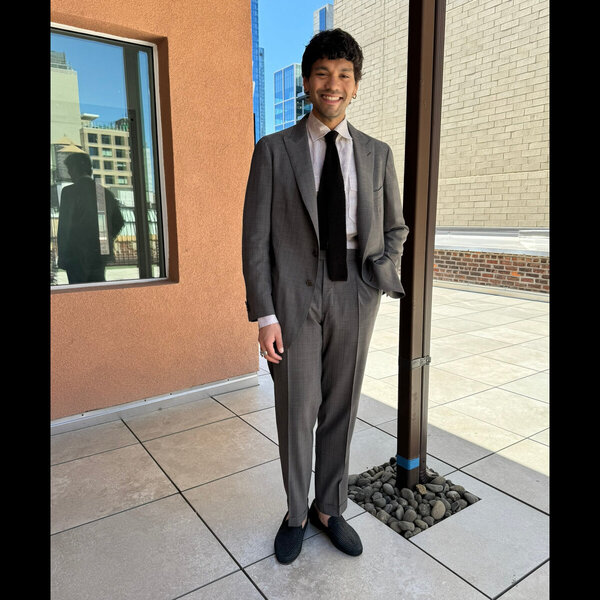 gray_suit_1.jpg