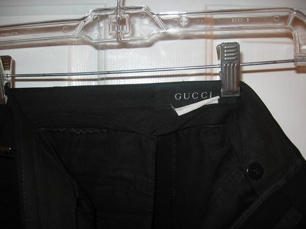 blk gucci cargo pants 3.JPG