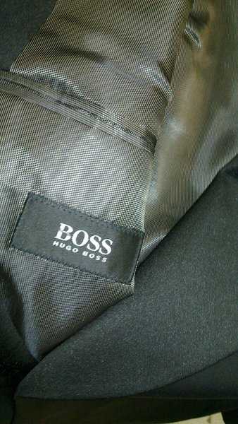 HugoBoss_Tscha2.jpg