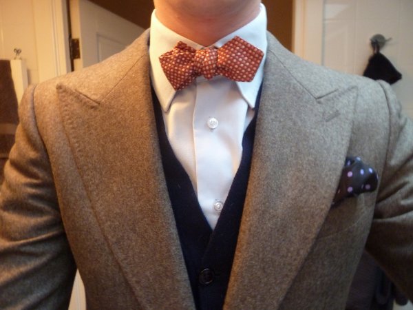 f5393b0e_wide-lapels-bow-tie-submit-trashness.jpeg