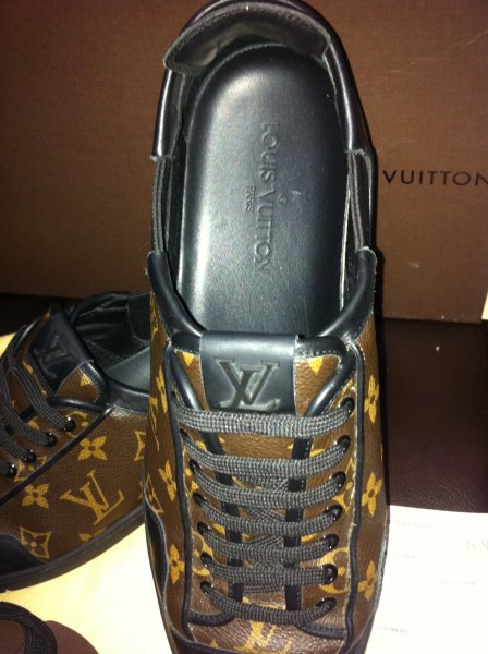 Mens Louis Vuitton Macassat Slalom Monogram Canvas Sneaker - Size 42.5/9.5