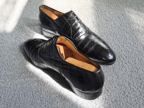 Artioli hand-made black crocodile shoes | Styleforum