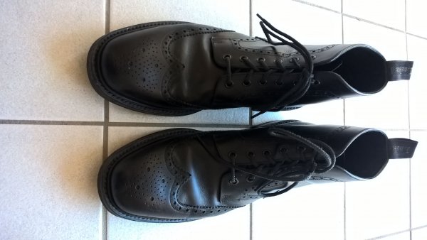 loake burford black