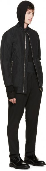 thamanyah-bomber-black-04.jpg