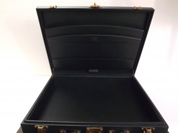 Louis Vuitton - Taiga PDV PM - Briefcase - Catawiki