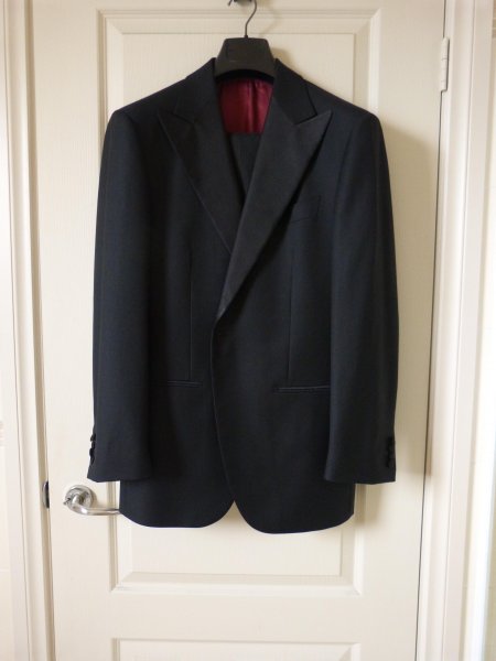 Black Tuxedo 38R.jpg