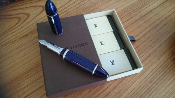 Louis Vuitton Cargo Fountain Pens - Blue Lacquer