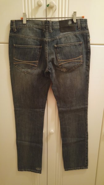 richmond-jeans-distressed-02.jpg